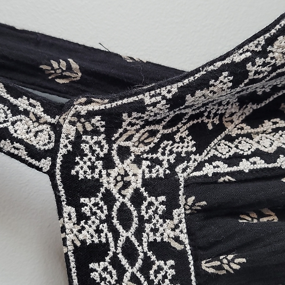 Old Navy Black & White embroidered Boho Shift Mini Sleeveless Dress XS - Picture 4 of 10